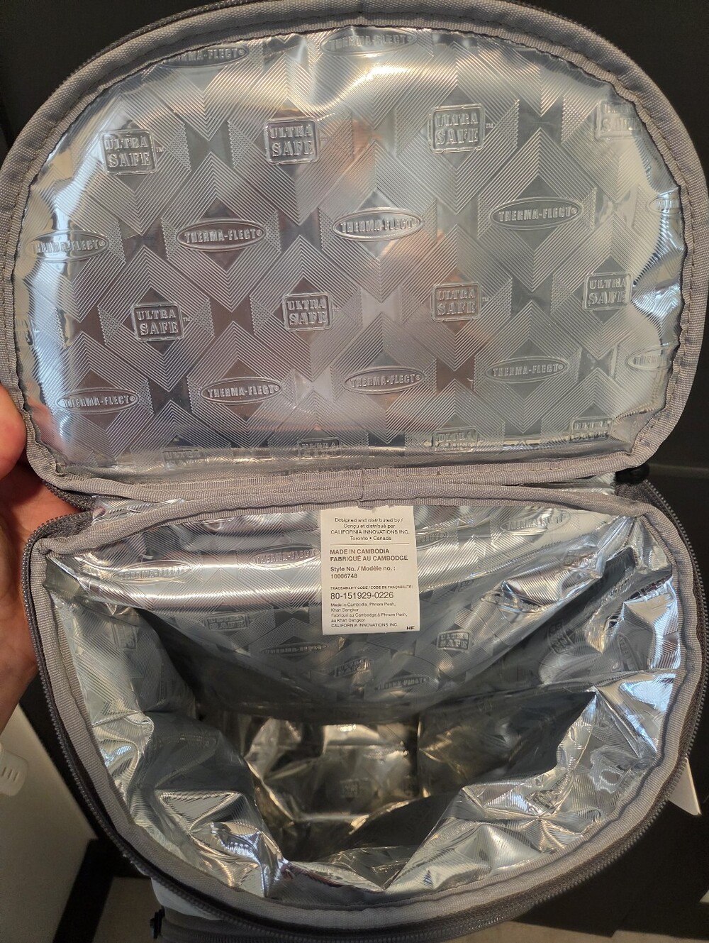 Tommy Bahama 24 Can + Ice Backpack Cooler - Picture 3 of 8